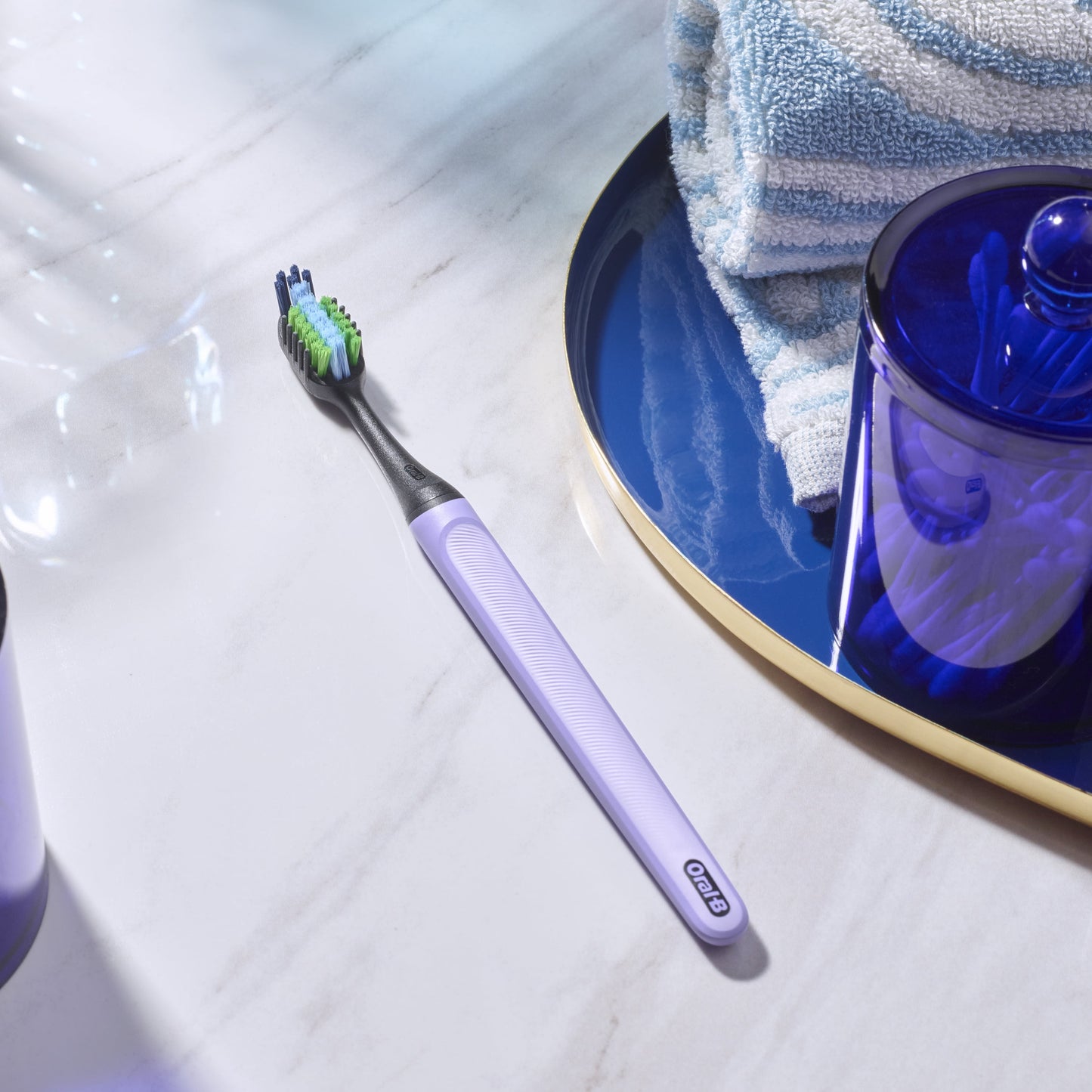 Oral-B Clic Starter Kit Lilac Toothbrush Handle with Soft Brush Head, for Adults and Children 3+