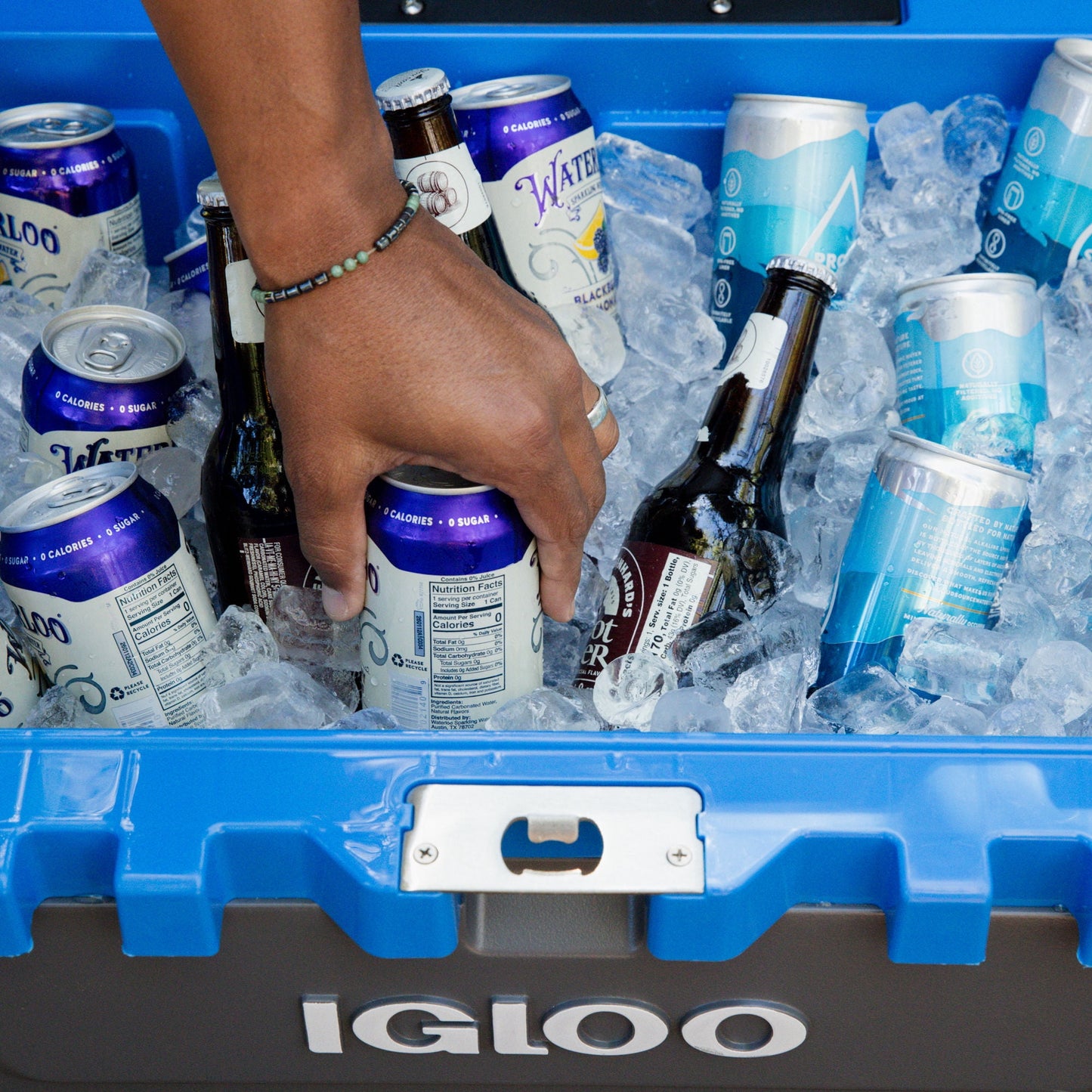 Igloo 72 QT Overland Ice Chest Cooler with Wheels, Gray and Sneaky Blue